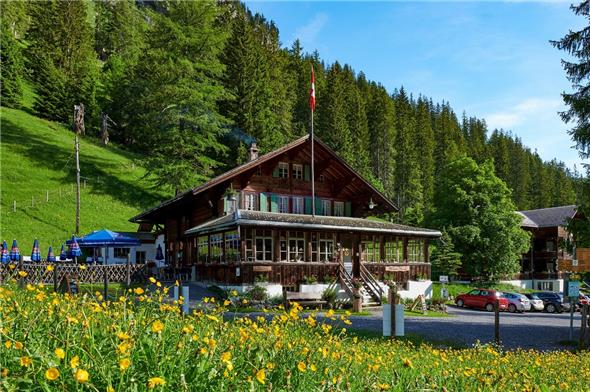 Das Berghaus Iffigenalp ist mit dem Bus alpin erschlossen.