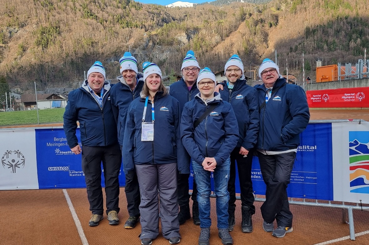 Das Bergquelleteam: Coach Andreas Aellen, Daniel Zeller, Damaris Poschung, Michael Dorau, Alain Gerber, Rasmus Engstad (verletzt) sowie Coach Hans Bucher.