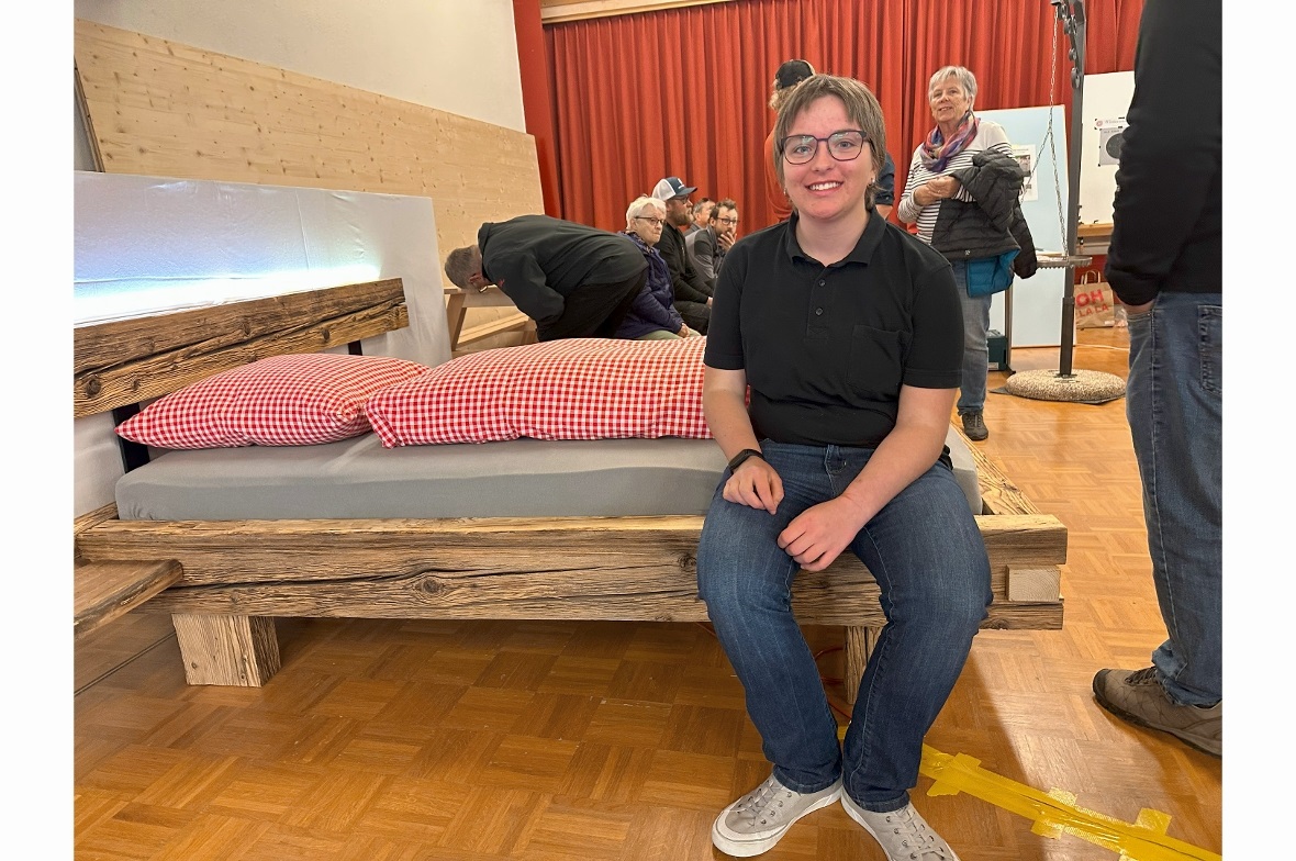 Das Bett, das Flavia Eymann gefertigt hatte, lenkte die Aufmerksamkeit der Besuc...