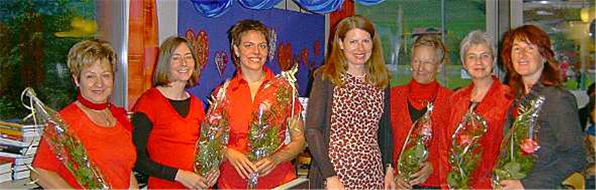 Das Bibliotheksteam und Christina Bittig-Kunz (Geige)