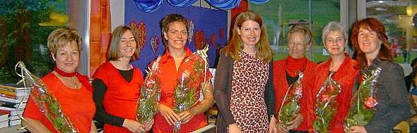 Das Bibliotheksteam und Christina Bittig-Kunz (Geige)