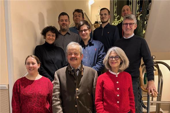 Das Die Mitte-Team Berner Oberland: vorn Patricia Stähli, René Mäder (bisher), Marianne Schlapbach; in der mittleren Reihe Sonja Kurth, Patric Mäder, Lukas Eichenberger und hinten Patric Jost, Martin Gertsch, Gregor Lüthi, David Zürcher.