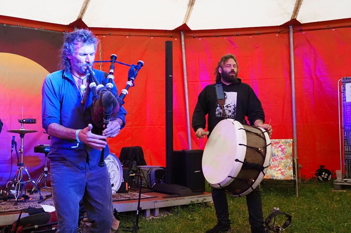 Das Duo war schon beim ersten Mittsommerfestival dabei. Nun kamen sie dieses Jah...