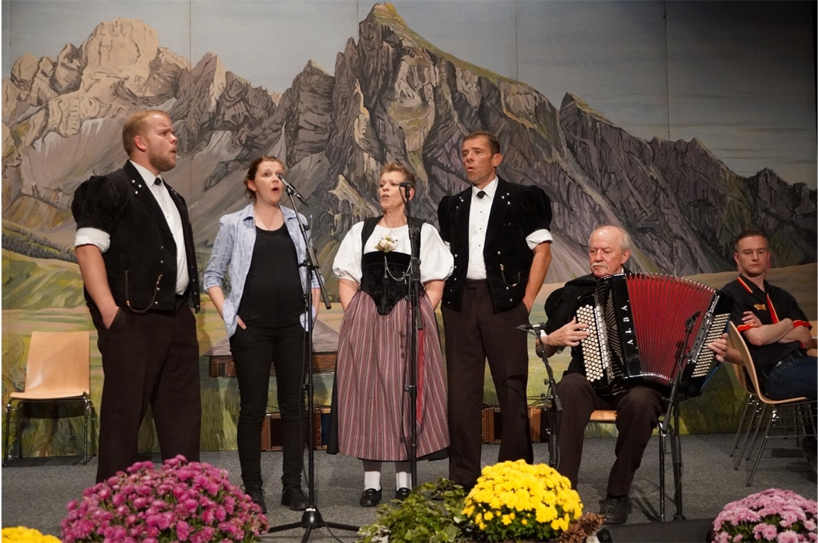 Das Familienquartett Schafroth wurde von Ruedi Kunz begleitet.