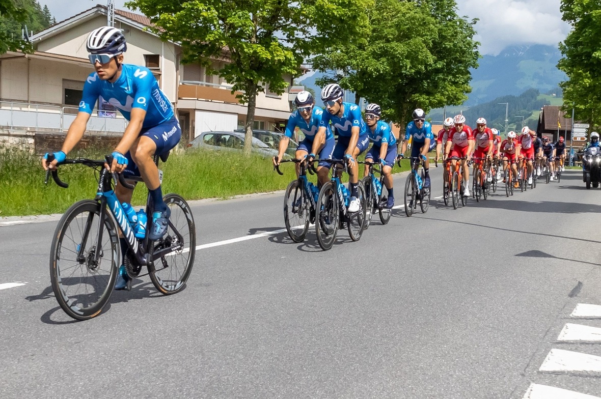 Das Feld zog sich recht durchs Dorf.