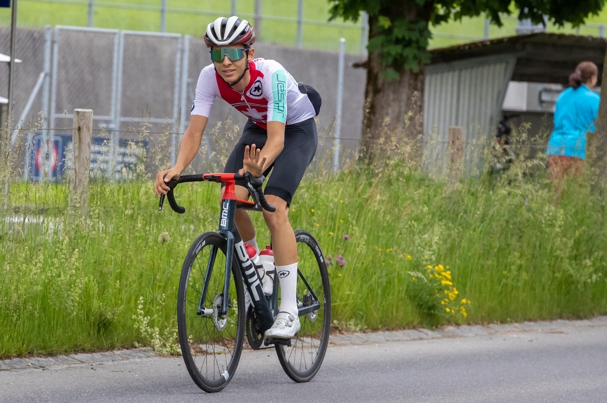 Das Feld zog sich recht durchs Dorf.