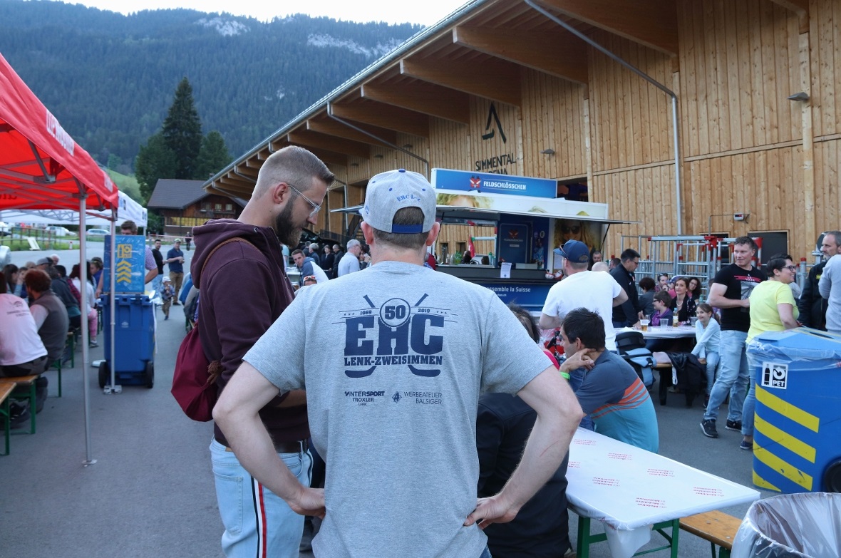 Das Fest begann am Freitagabend mit dem Fyrabebier.