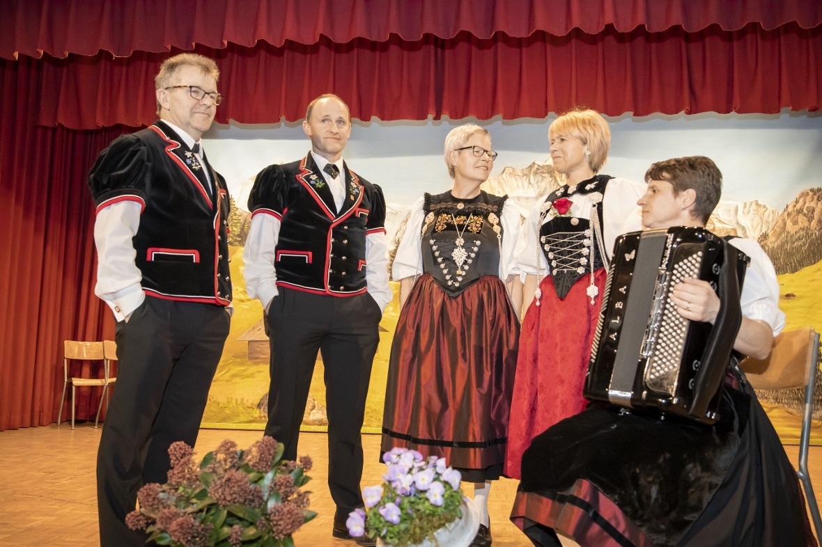 Das Jodlerquartett Gmüetlech besteht aus Werner Brun, Ueli Birrer, Monika Duss-S...