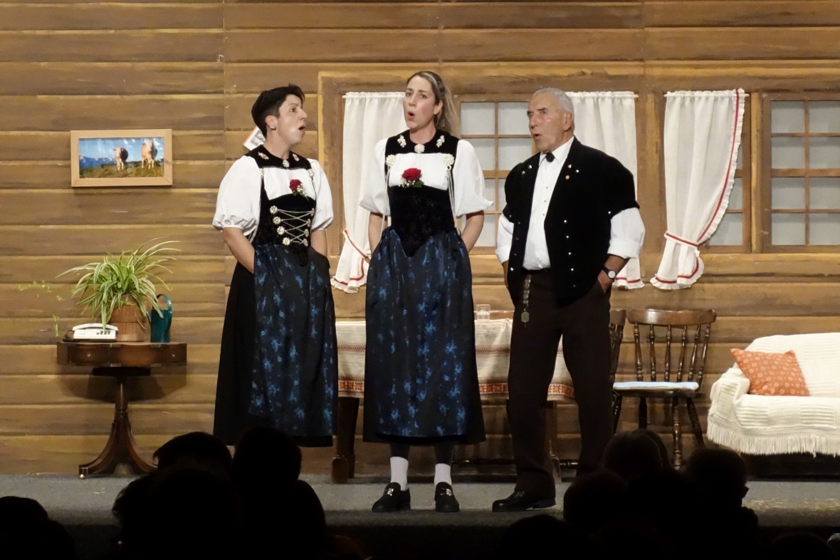 Das Jodlerterzett Bärgseeli: Tanja Gerber, Anita Hauswirth und Hans Wiedmer.