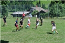 Das Lehrerteam und die 9. Klasse in vollem Einsatz beim Lehrer-Schüler-Match.