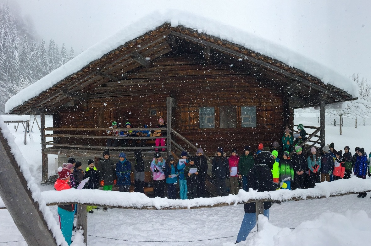 Das Lenkerseeli bot eine grossartige Kulisse für die 5./6. Klassen.