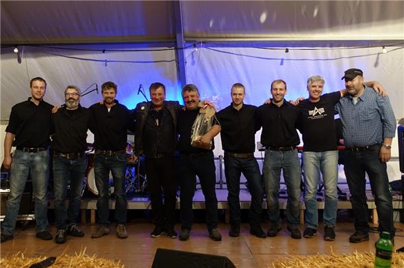 Das Lucky Luke-Team der letzten 20 Jahre (von links): Simon Schletti, die beiden «Urväter» Hase Schletti und Hölde Trachsel, Sänger George, Roland Zbären, Dominic Gfeller, Daniel Klopfenstein, Fredel Bowee sowie Daniel Müller .