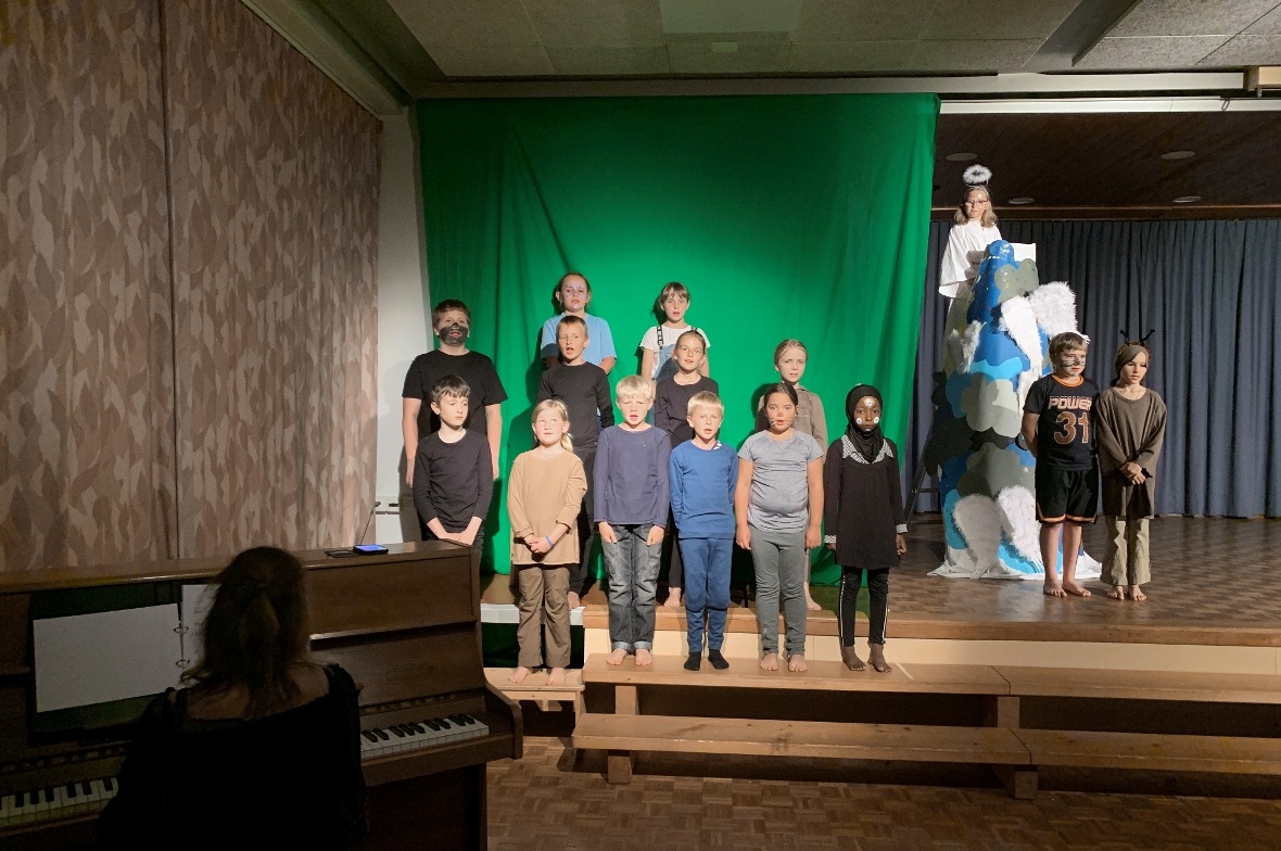 Das Musical «dr unzfriednig Schnägg» in Erlenbach.