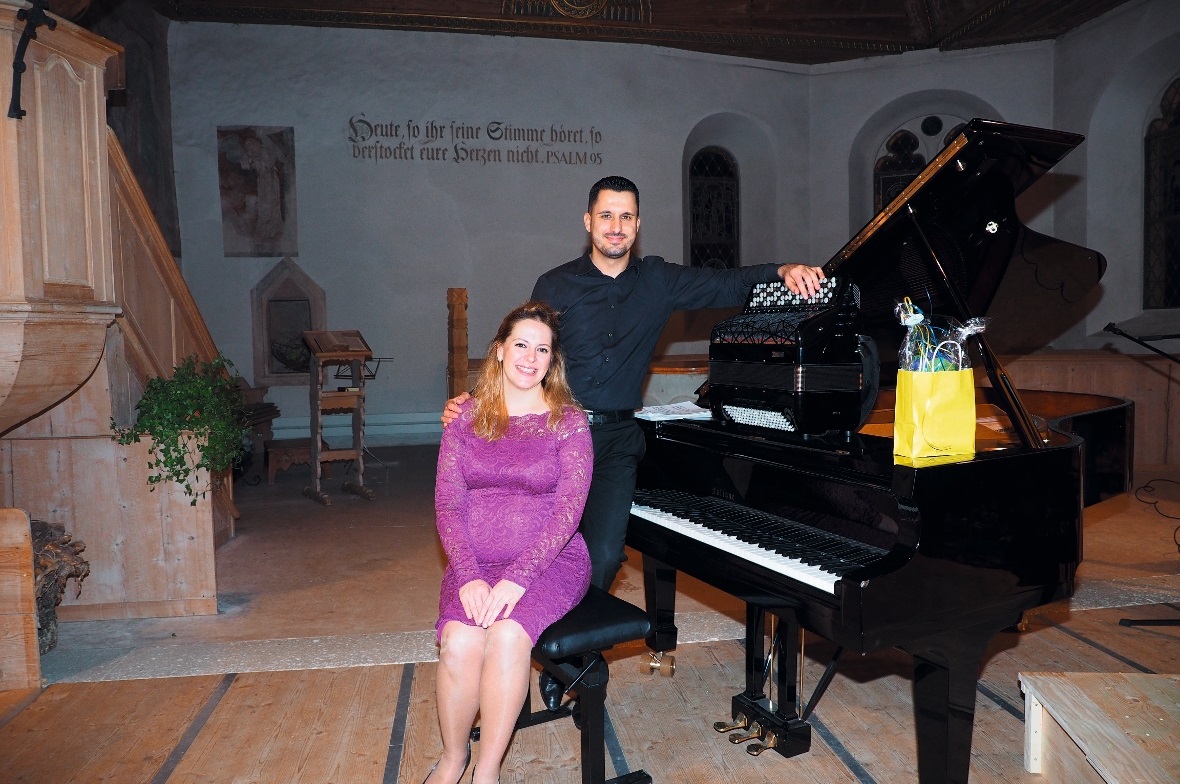 Das Musikerehepaar Daniela und Gyorgi Spasov überzeugte auch als Duo mit seiner Musik am Klavier und Akkordeon.