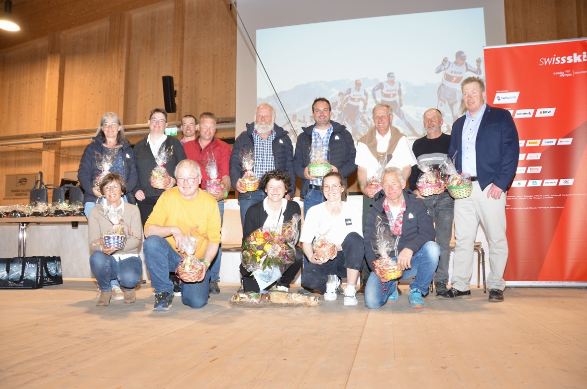 Das OK. Hintere Reihe von links: Eliane Spalinger, Christine Wüst, Markus Kohler...