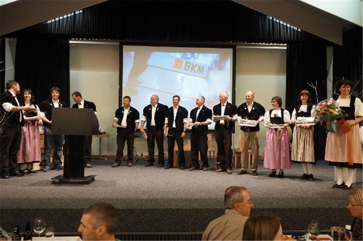 Das OK präsentierte sich am Galaabend in Tracht.