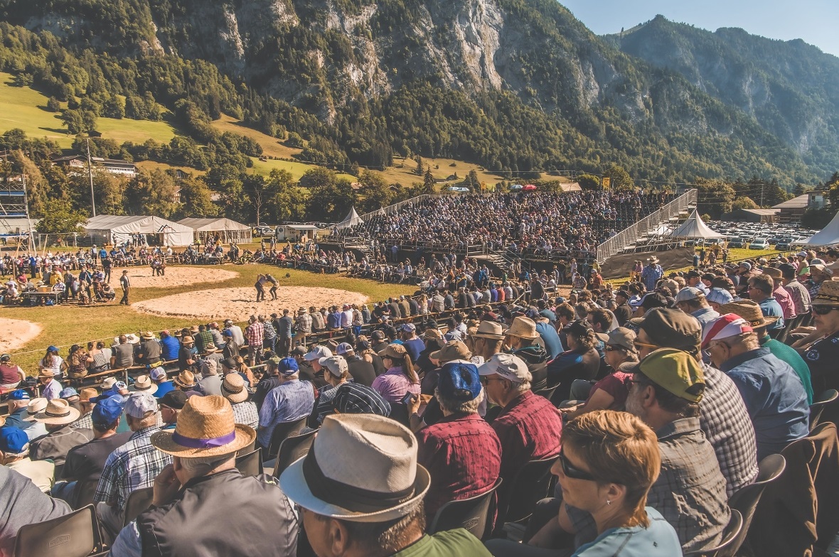 Kilian gegen Kilian im Schlussgang am Oberländischen Schwingfest in Oey Das Oberländische Schwingfest in Oey-Diemtigen bot eine prächtige Kulisse.