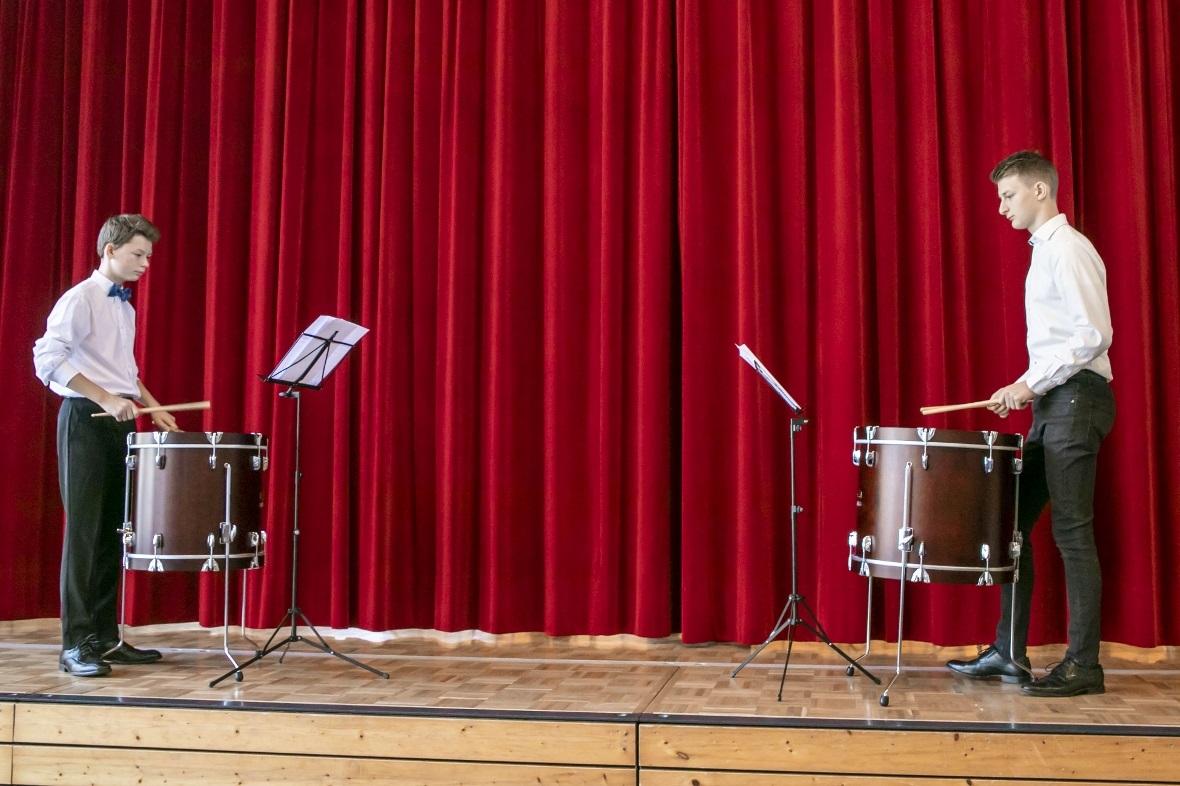 Das Percussion-Duett mit Tim Klossner (links) und Aaron Reichard.