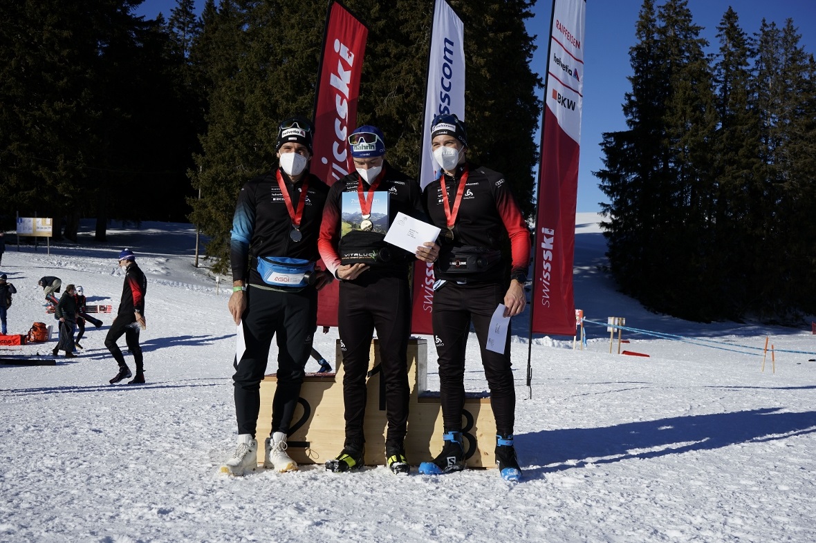 Das Podest der Herren mit Hediger, Riebli und Grond.