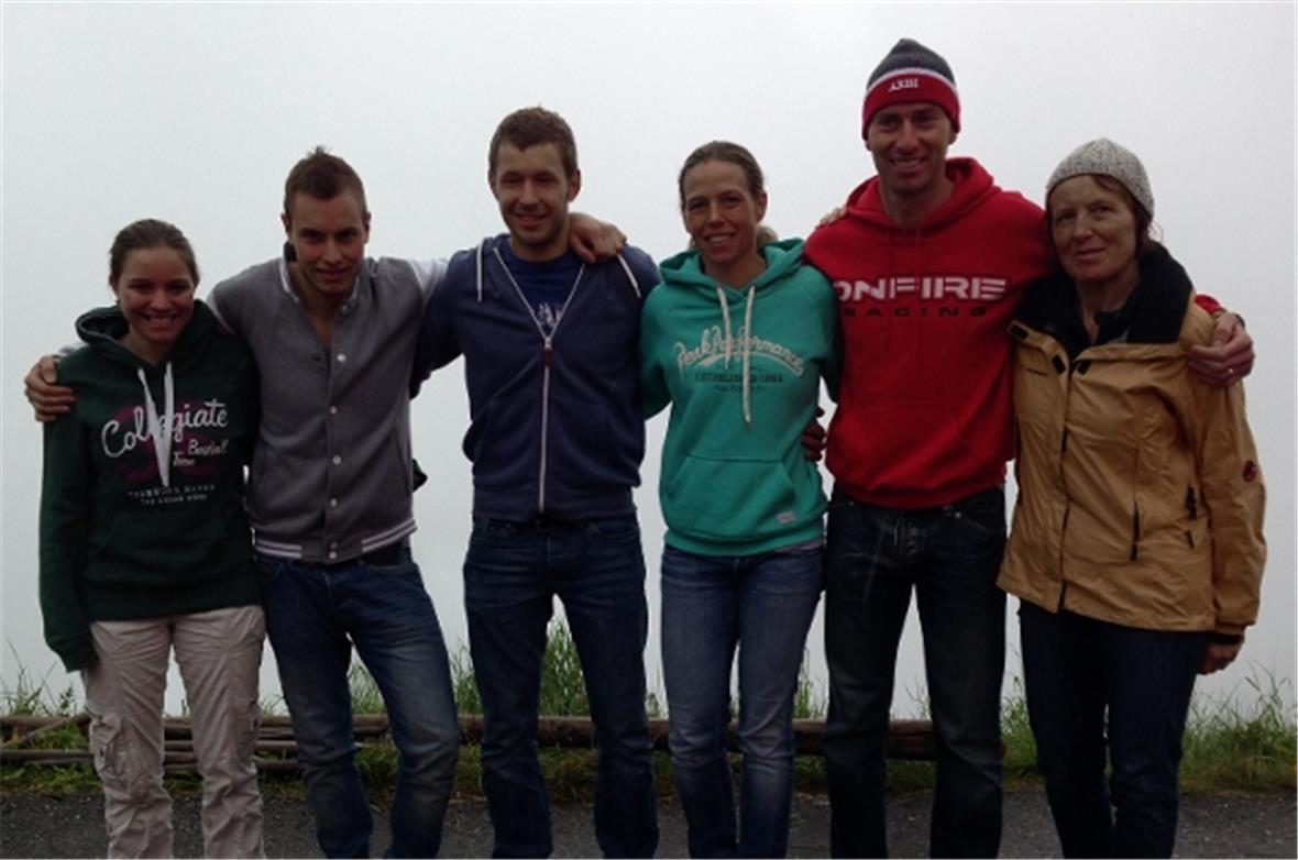 Das Podest zeigt die Sieger des Nordic Walking Nässli Run