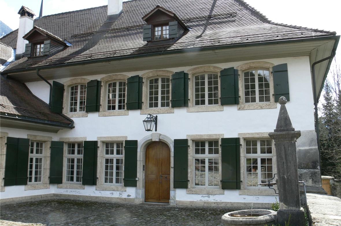 Den Grundstein zu einer Interessengemeinschaft gelegt Das Schloss Blankenburg ist zum Verkauf ausgeschrieben. Die Interessen-Gruppe Schloss Blankenburg setzt sich ein, dass das prächtige Herrschaftshaus dem Obersimmental erhalten bleibt.