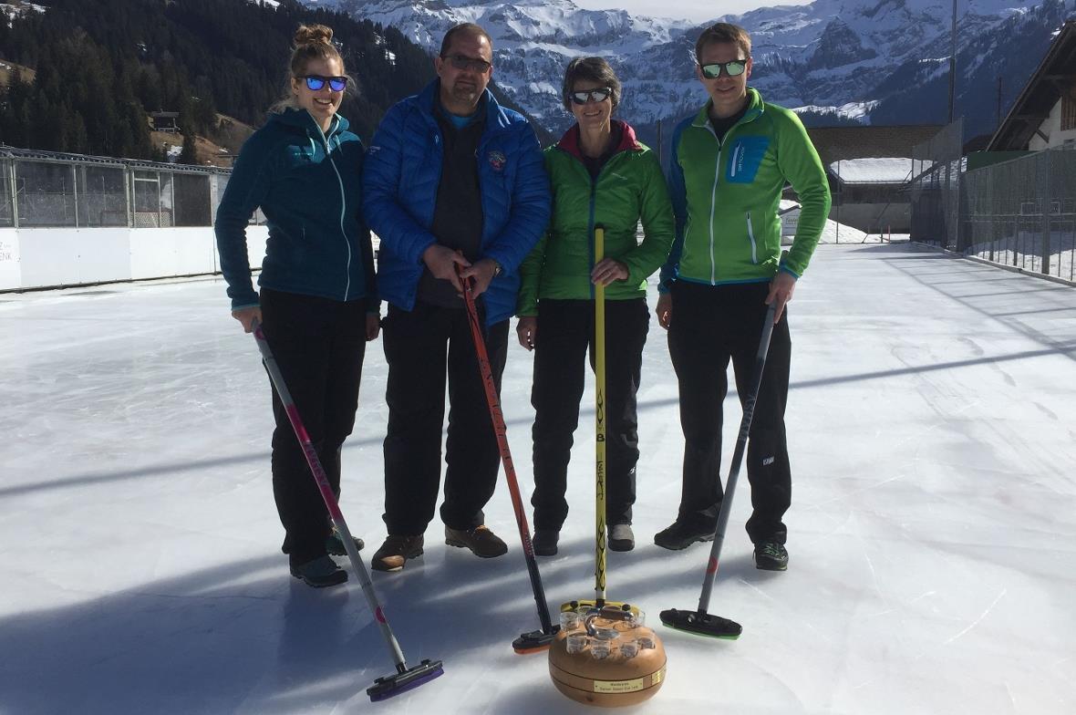 Das Sieger-Team Bühlberg-Mixed mit Ramona Ziörjen, Markus Ziörjen, Claudia Ziörjen (Skip) und Markus Halter.