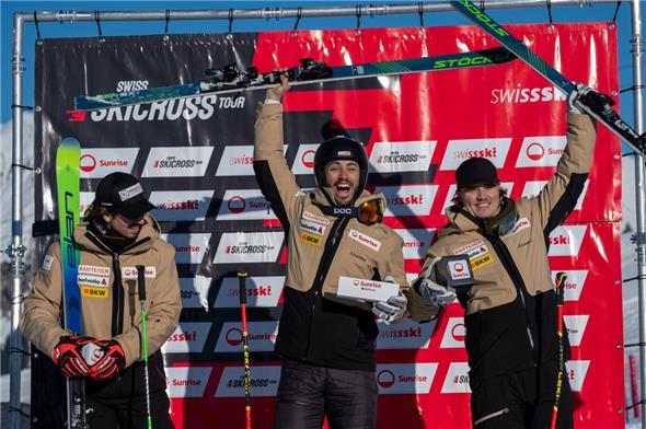 Das Siegerpodest des ersten Europacup-Rennens an der Lenk war fest in Schweizer Hand: Gil Martin aus Därstetten gewann vor Lucas Richard und Alex Marro.