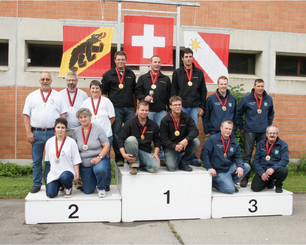 Das Siegerpodest in der Kategorie Feld D: 1. Rang Diemtigen SV 2, 2. Rang Walperswil FS, 3. Rang Erlenbach-Latterbach FS.