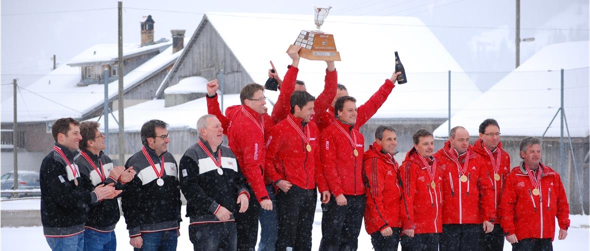 Das Siegerpodest mit Rang 1 bis 3.