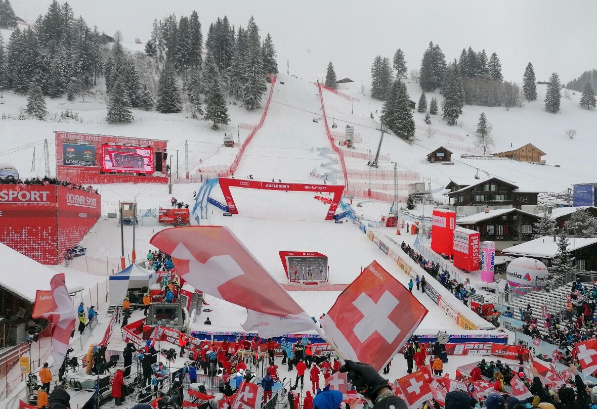 Das Slalom-Podest am Chuenisbärgli vom Sonntag liess die begehrten Kuhglocken kr...