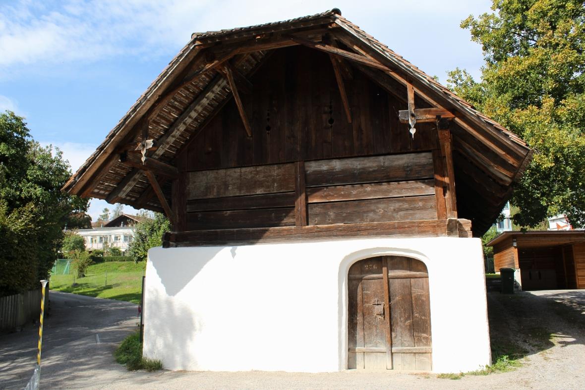 Das Spiezer «Trüel» (die Trottenscheune) geht auf das 13. Jahrhundert zurück.