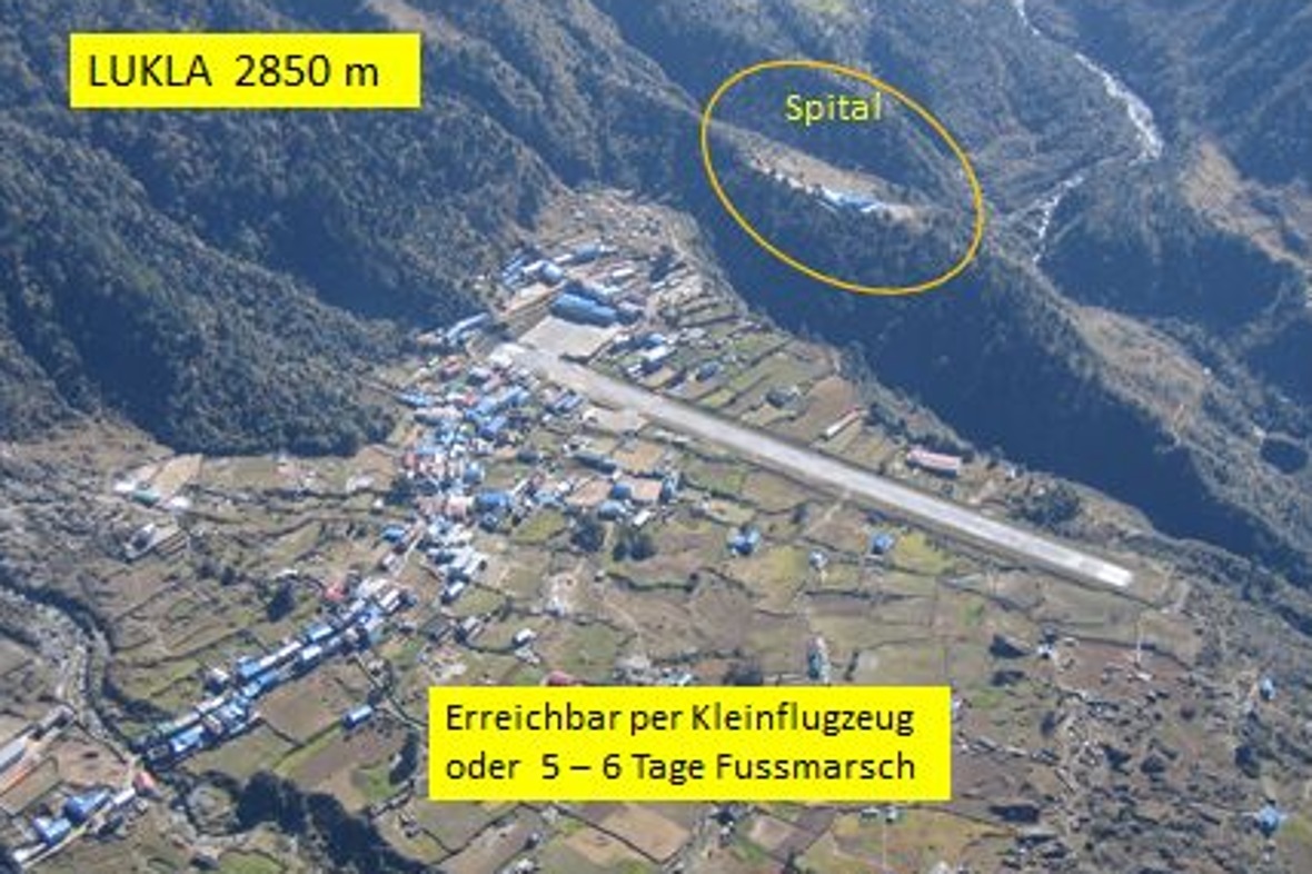 Das Spital Lukla ist oberhalb des kleinen Flugplatzes gelegen.