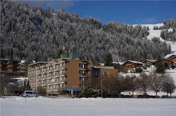 Das Spital Zweisimmen wird von der kantonseigenen Spital STS AG betrieben. Die IG Spitalversorgung fordert nun ein Umdenken – und einen neuen Spitalbetreiber.