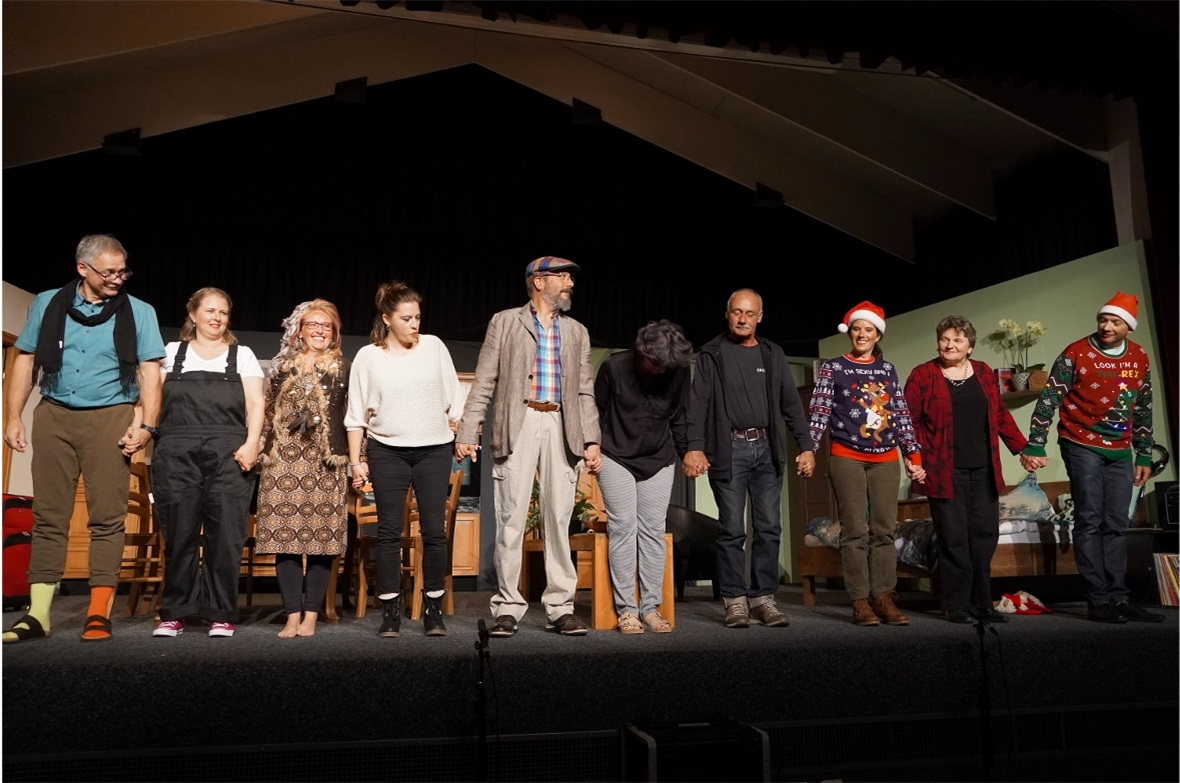 Das Team der Theatergruppe Szenewächsel von links nach rechts: Ferdinand Schopfe...