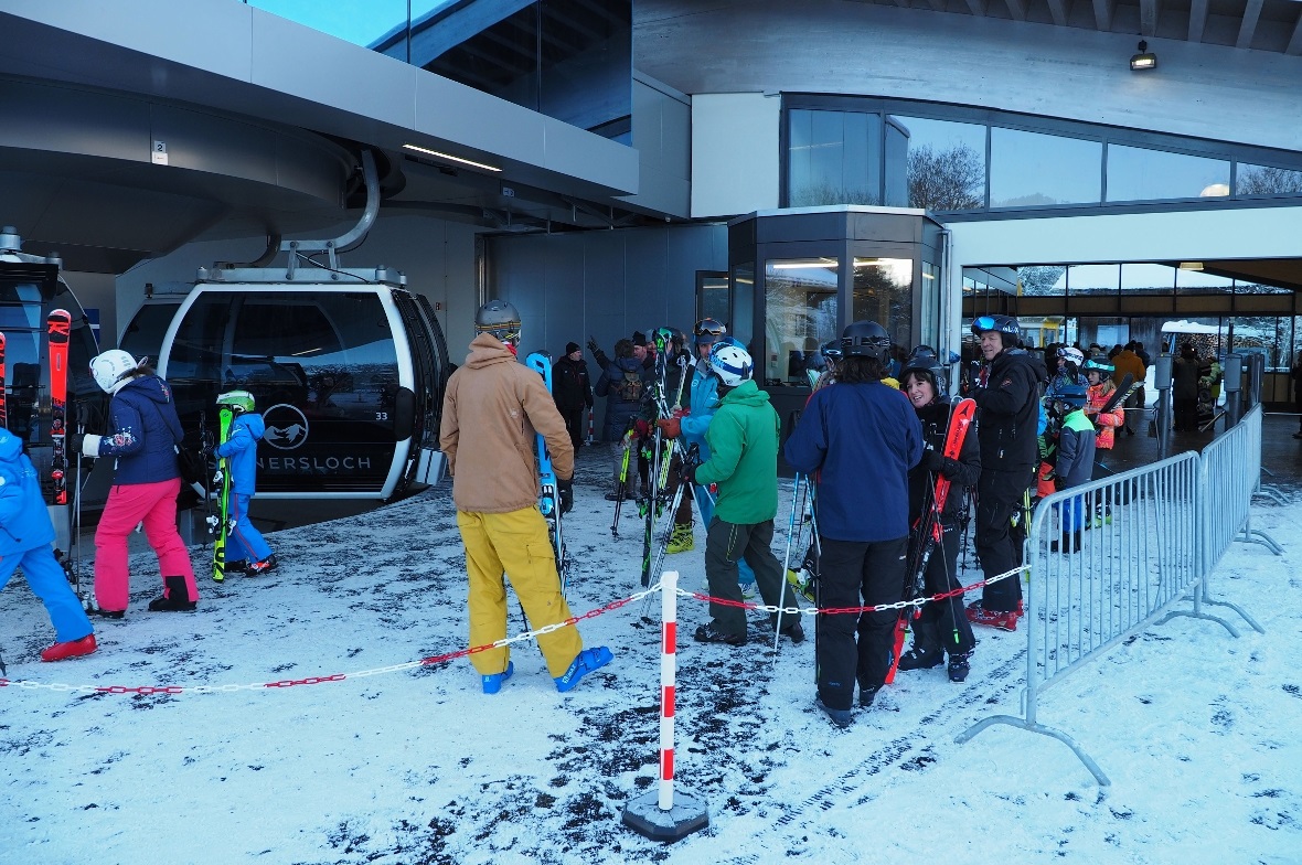 Das Wetter und die Bedingungen zogen viele Touristen auf die Piste.