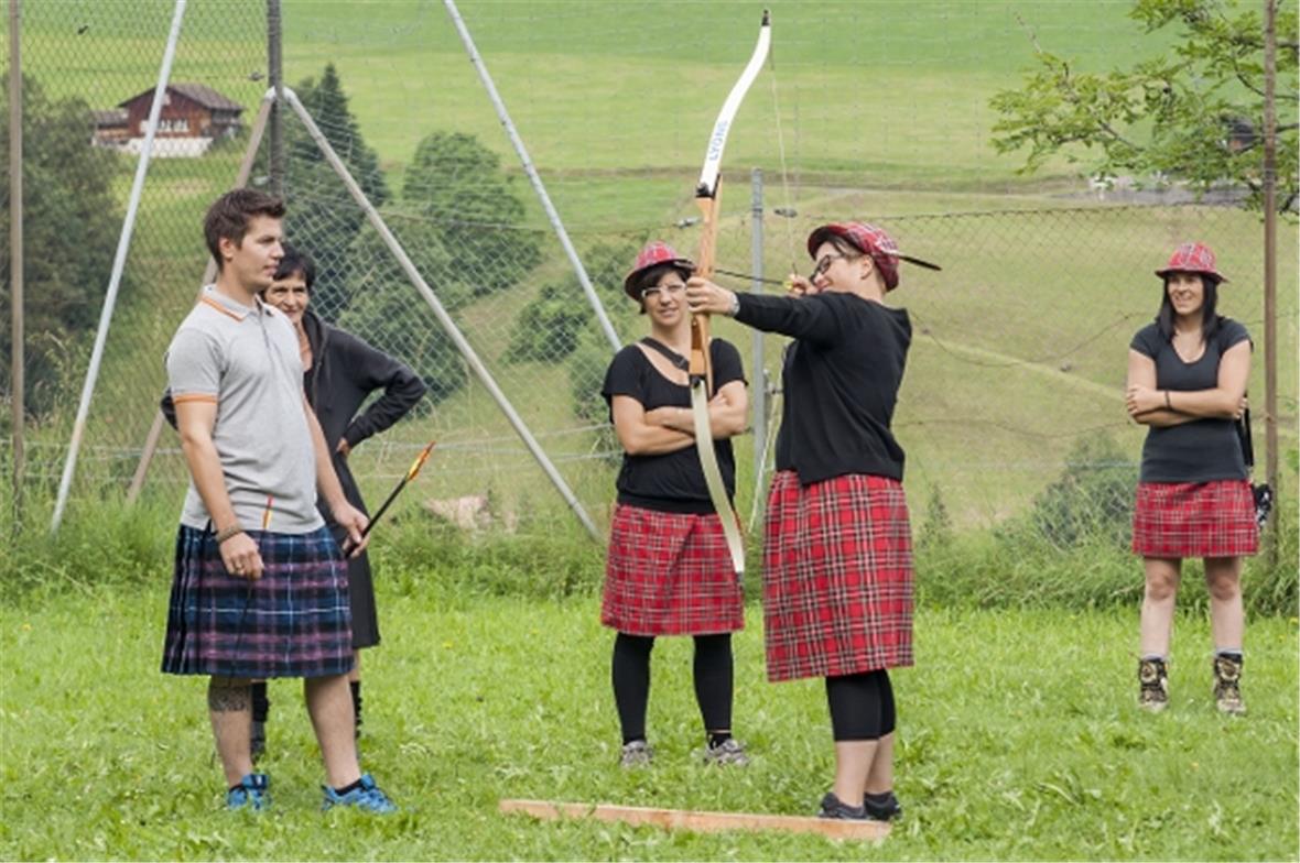 Das Ziel im Blick: Brigitte Neukomm vom einheimischen Clan der «Strohhüener.ch»....