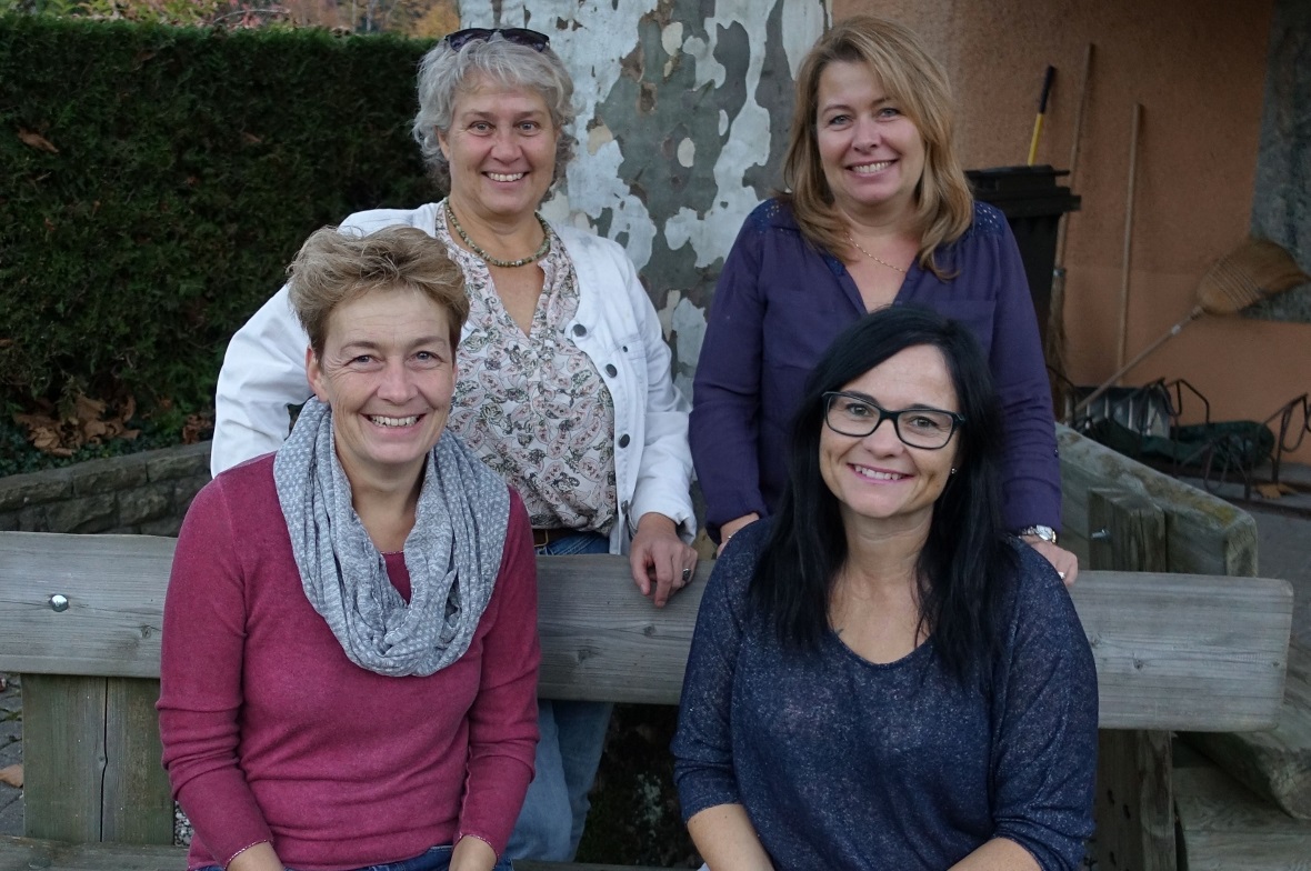 Das aktive Organisationsteam des Ferien(s)passes Niedersimmental (vorne links): Karin Wüthrich aus Schwenden und Daniela Schäfer aus Krattigen sowie Leiterin Beatrice Kunz aus Latterbach und Katy Zöllig aus Faulensee (hinten von links).