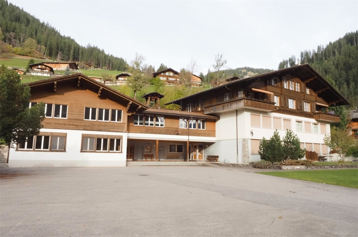 Das aktuell leer stehende Schulhaus Matten könnte für die Gemeinde St. Stephan n...