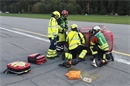 Das dreirädrige Auto verursachte den Unfall. Der Rettungsdienst betreute die ein...