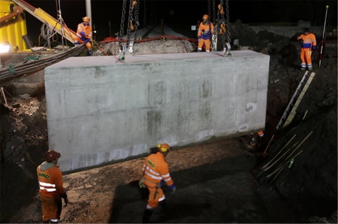 Das erste Element bei der Wasserfassung steht.