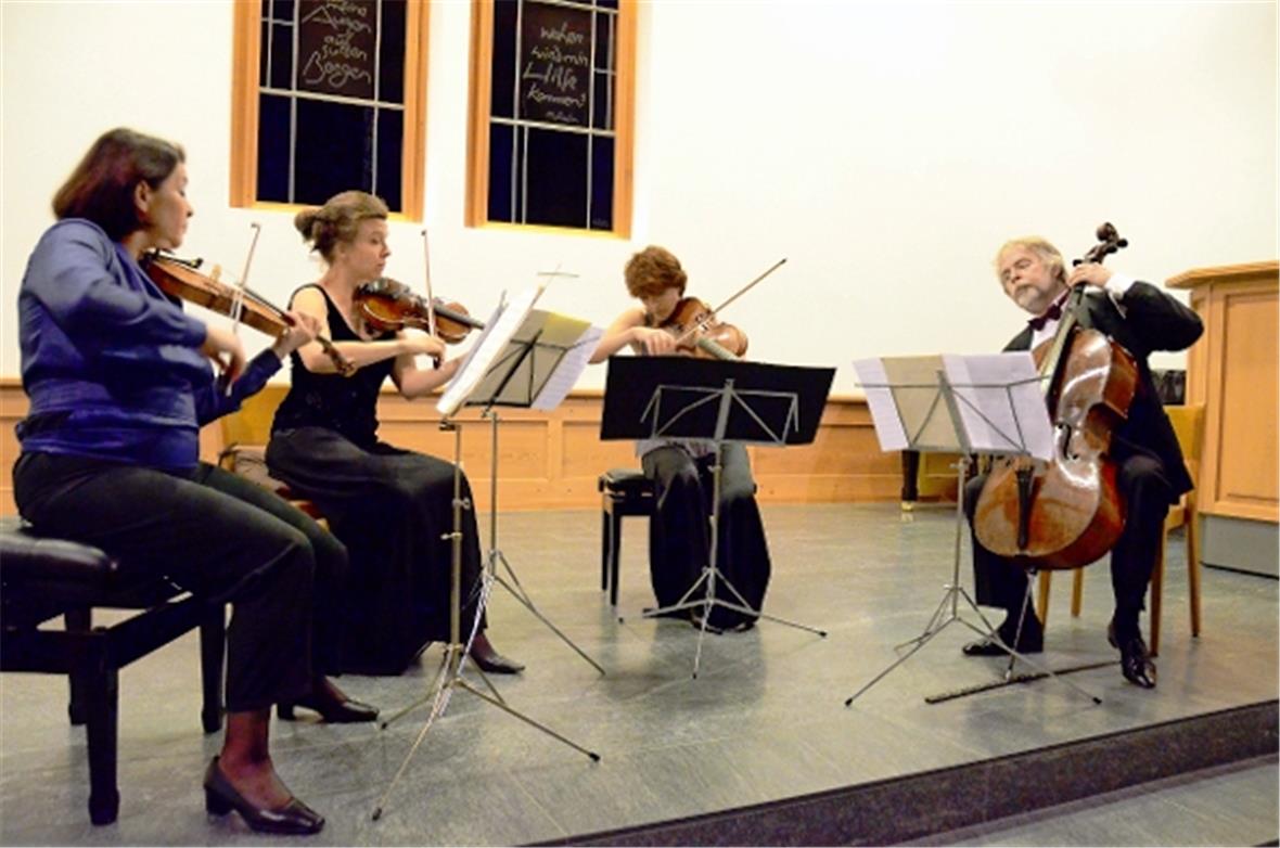Das gut eingespielte Streichquartett mit Adelina Oprean, Anke Dill (Violinen), Silvia Simionescu, Viola und Conradin Brotbek (Violoncello) sorgten für einen würdigen Abschluss der 35. Internationalen Musikalischen Sommerakademie.