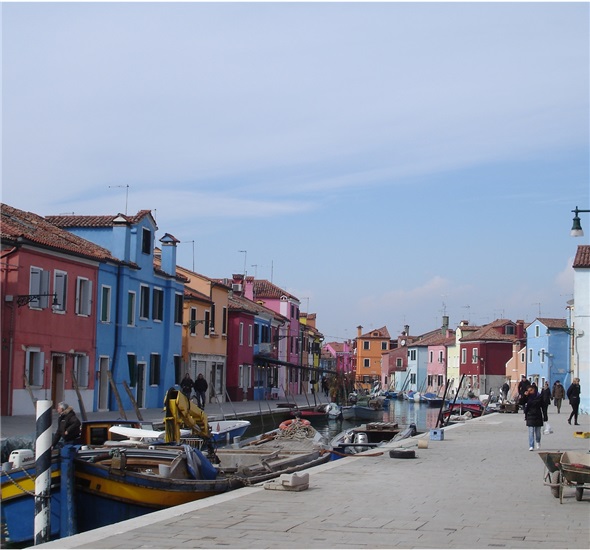 Das malerische Dörfchen Burano.