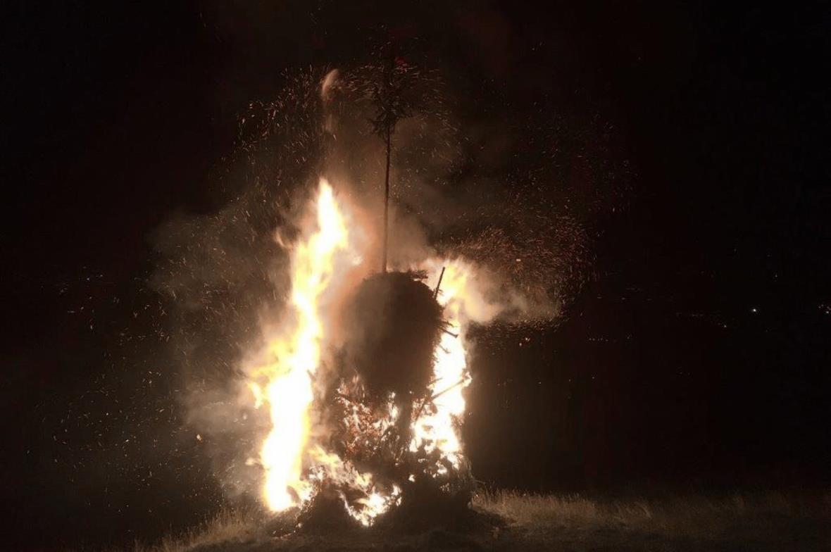 Das prächtige, durch die Familie Schmid vorbereitete 1. August-Feuer auf der Alp...