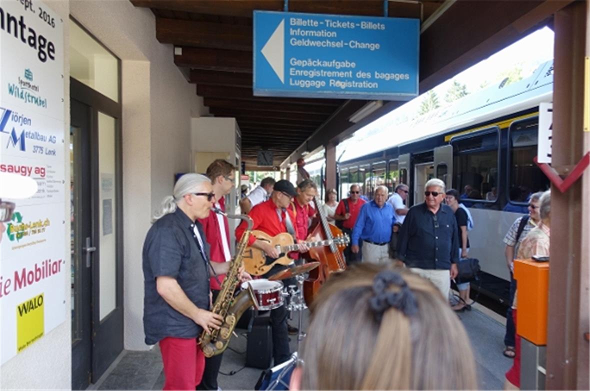 Das vierköpfige «Swiss Made Pocket Orchestra» aus Luzern gab zur Freude der rund...