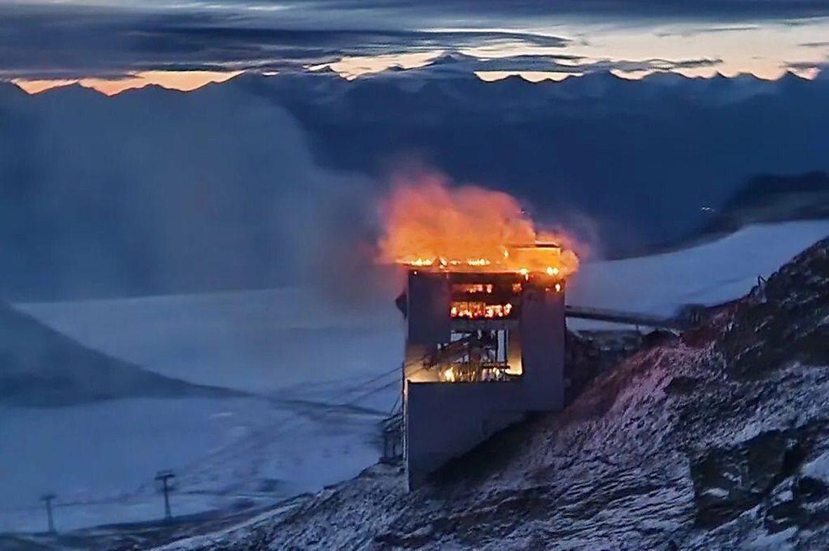 Das von Stararchitekt Mario Botta entworfene Restaurant in der Bergstation des Glacier 3000 brannte am Montagmorgen.