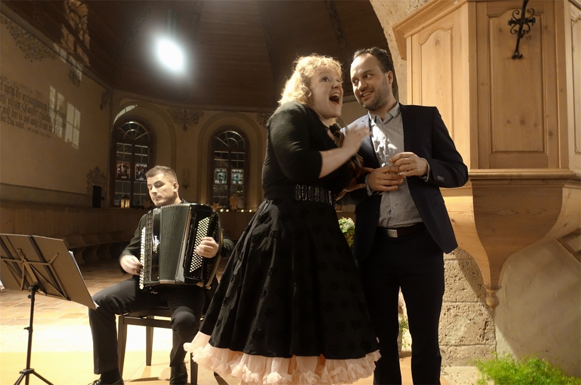 Das zahlreiche Publikum genoss das Altjahrskonzert mit «Alp Opus» in der wunderschönen St. Stäffner Kirche.