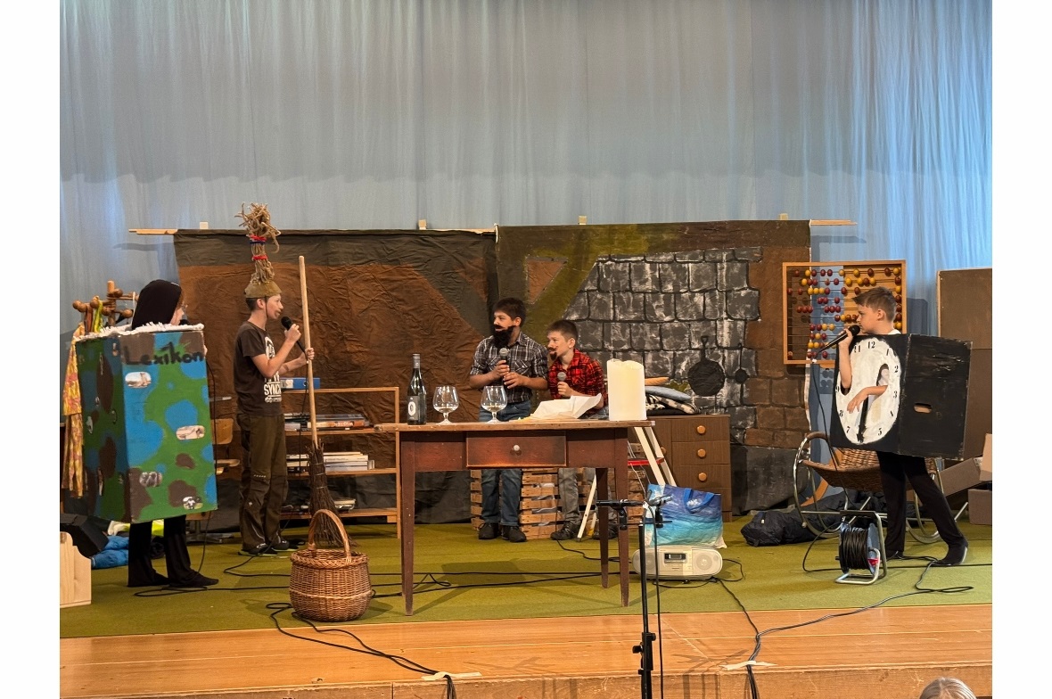 Den beiden Männern von der Schulkommission wird Angst und Bange.