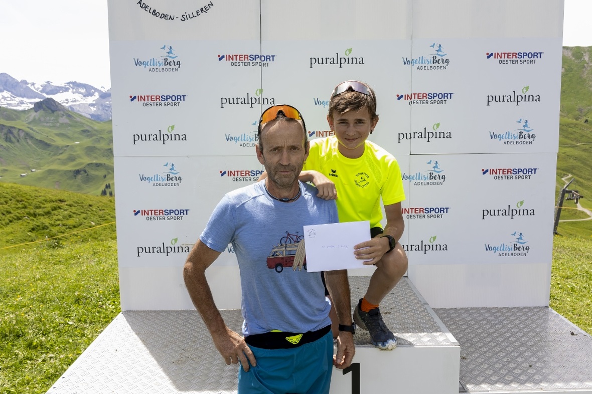 Der 52-jährige Stephan Zeller lief mit seinem 13-jährigen Sohn Jonas Zeller beim...