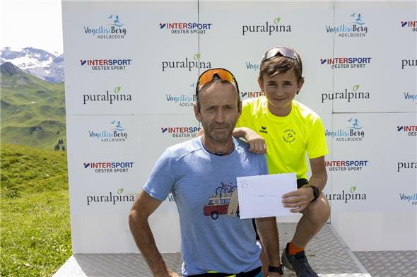 Der 52-jährige Zweisimmner Stephan Zeller lief mit seinem 13-jährigen Sohn Jonas beim Staffellauf Herren auf den zweiten Rang.