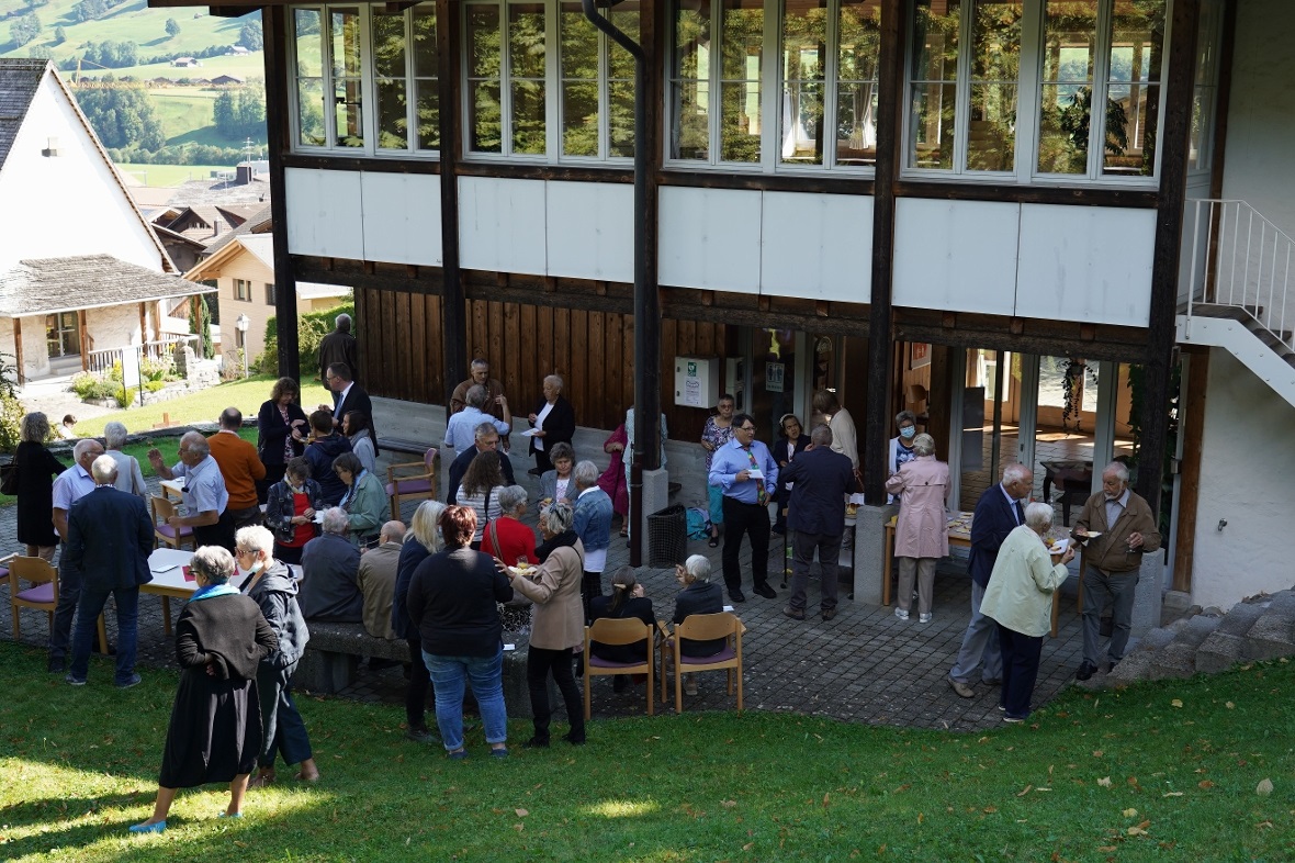 Der Apéro wurde für viele Gespräche genutzt.
